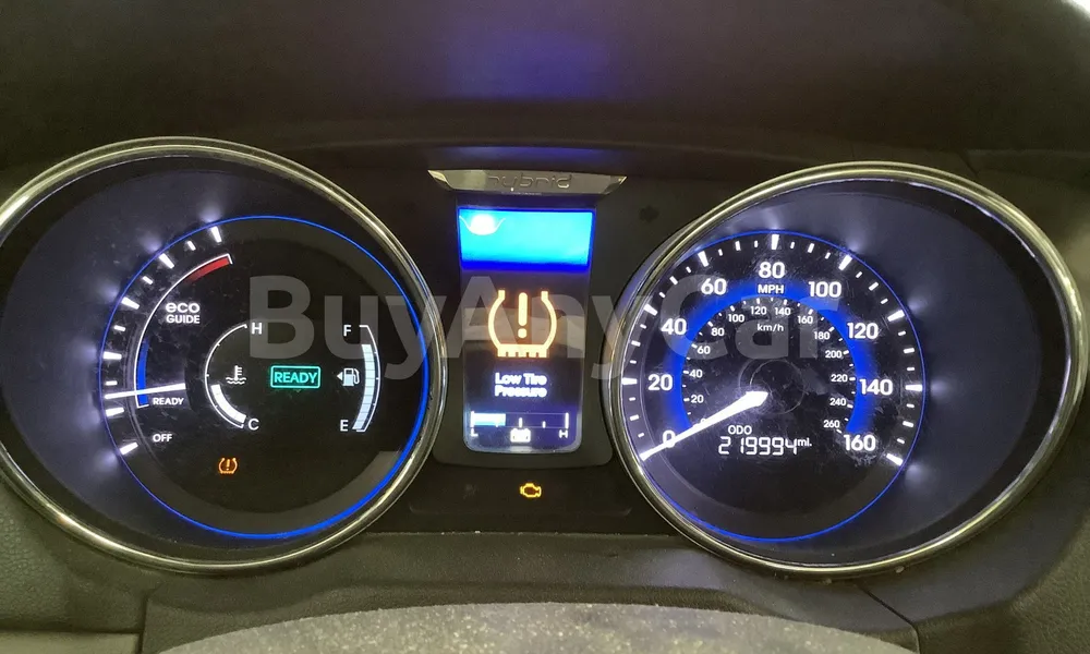 Vehicle photo 9