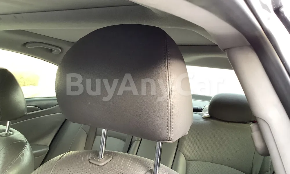 Vehicle photo 8