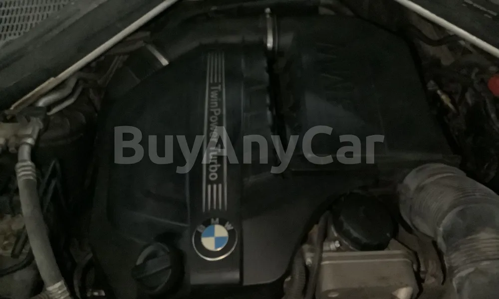 Vehicle photo 9