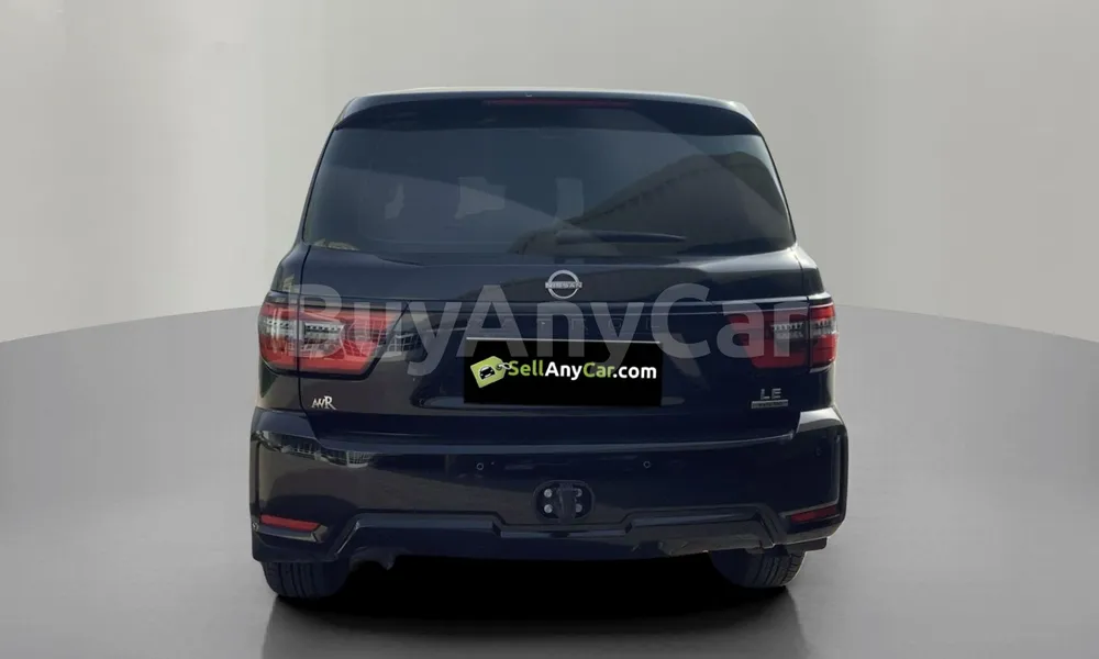 Vehicle photo 2