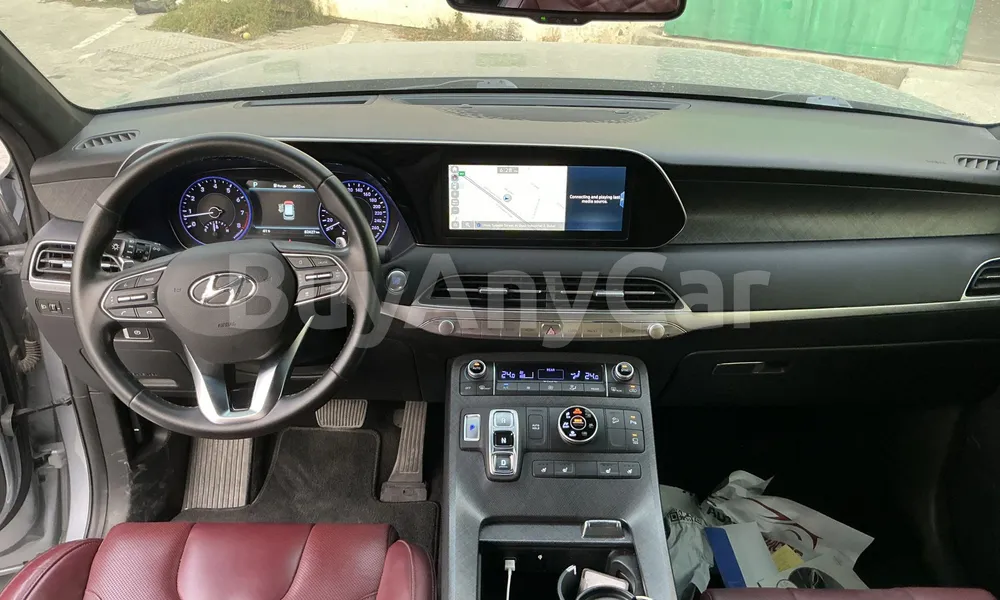 Vehicle photo 9