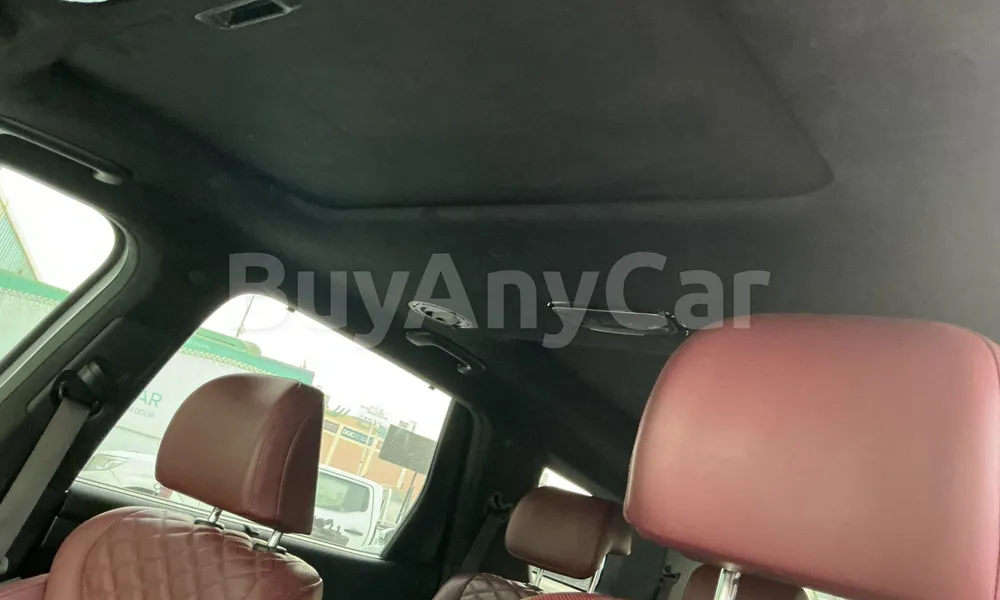 Vehicle photo 8