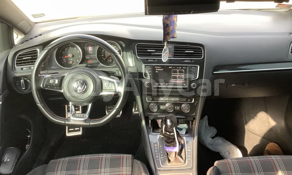 Vehicle photo 8