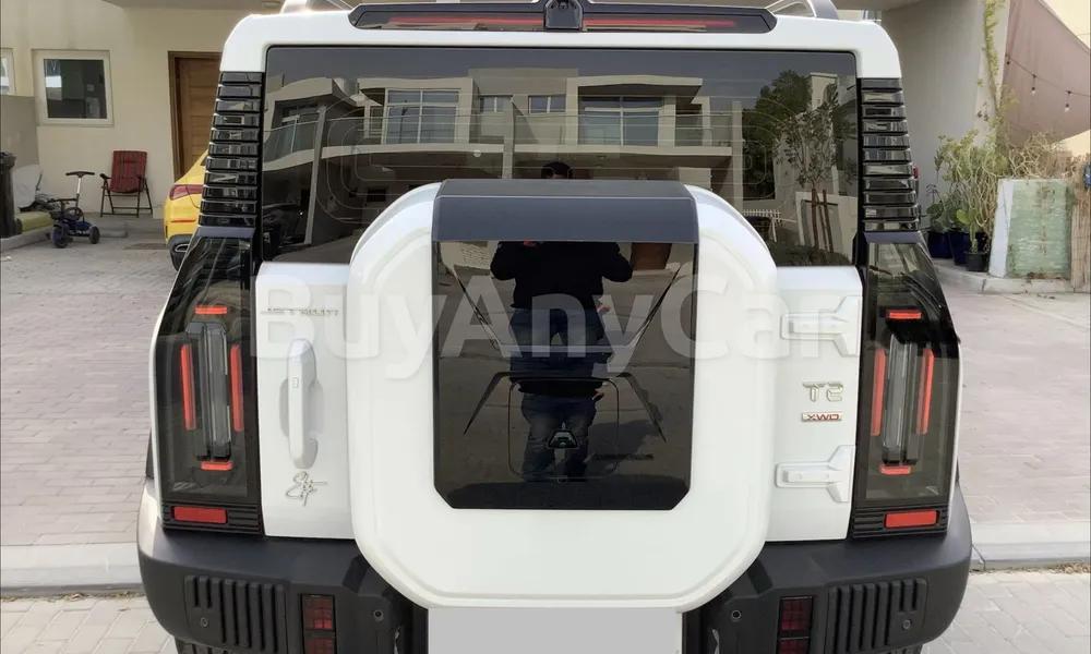 Vehicle photo 2