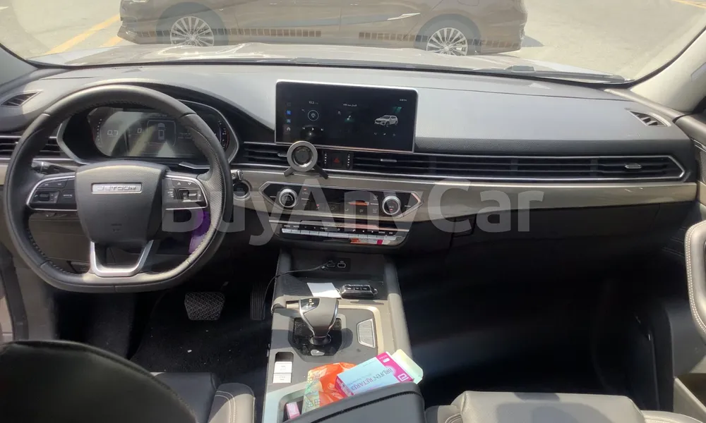 Vehicle photo 9