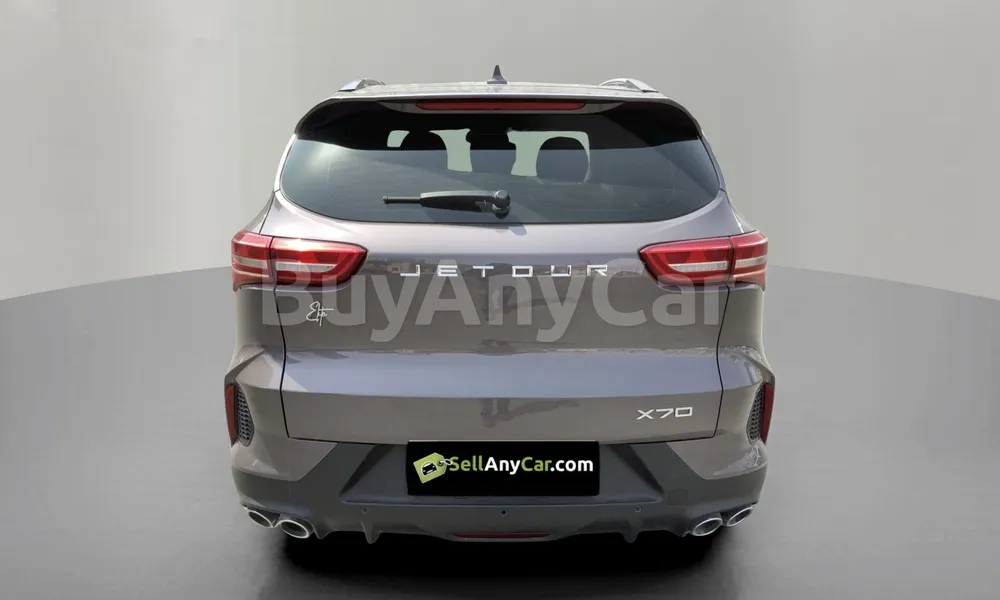 Vehicle photo 2