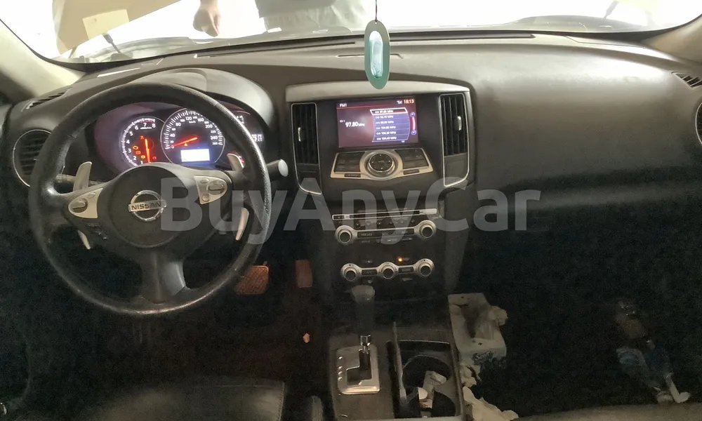 Vehicle photo 8