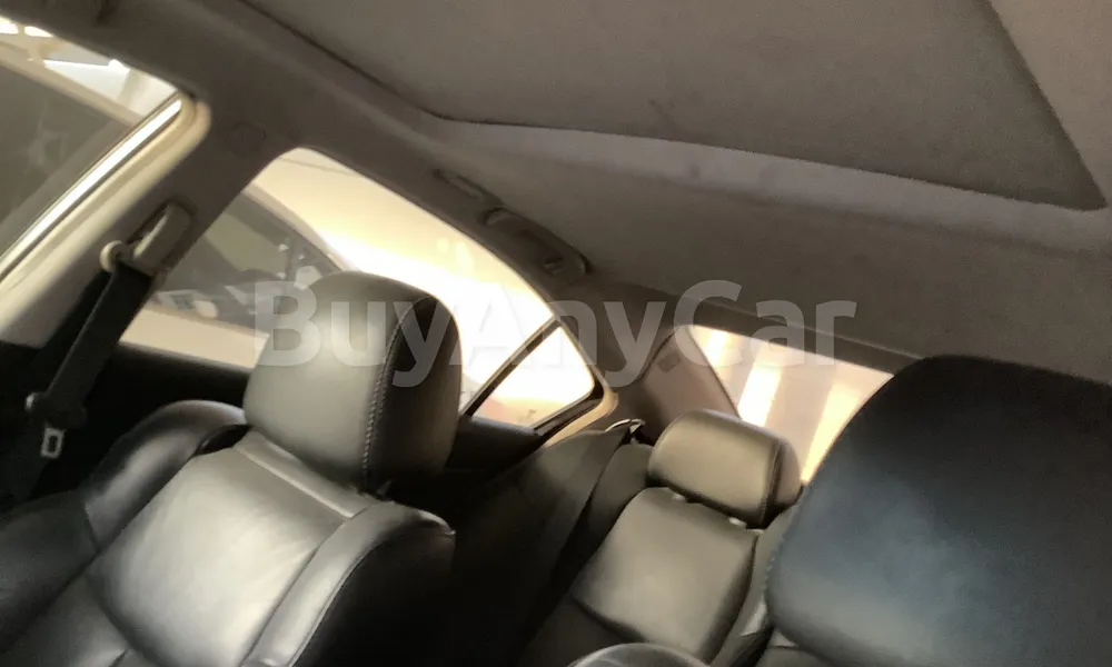 Vehicle photo 9