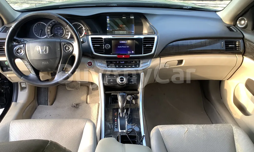 Vehicle photo 8