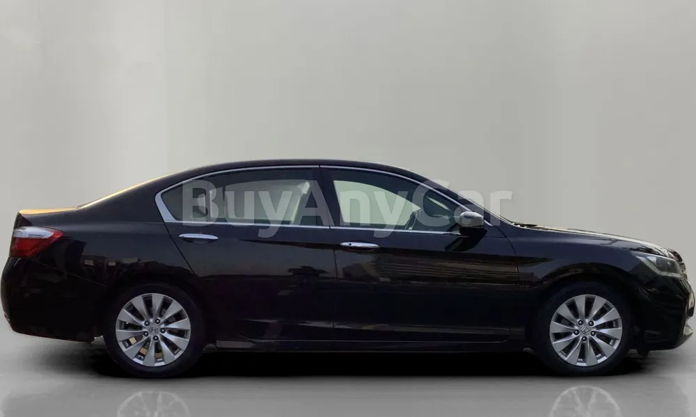Vehicle photo 3