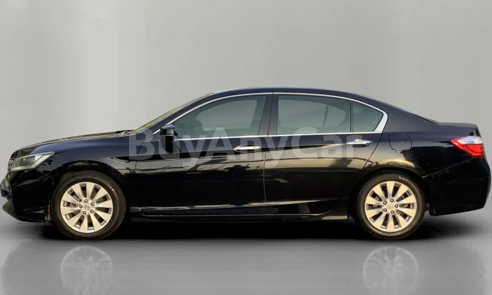 Vehicle photo 4