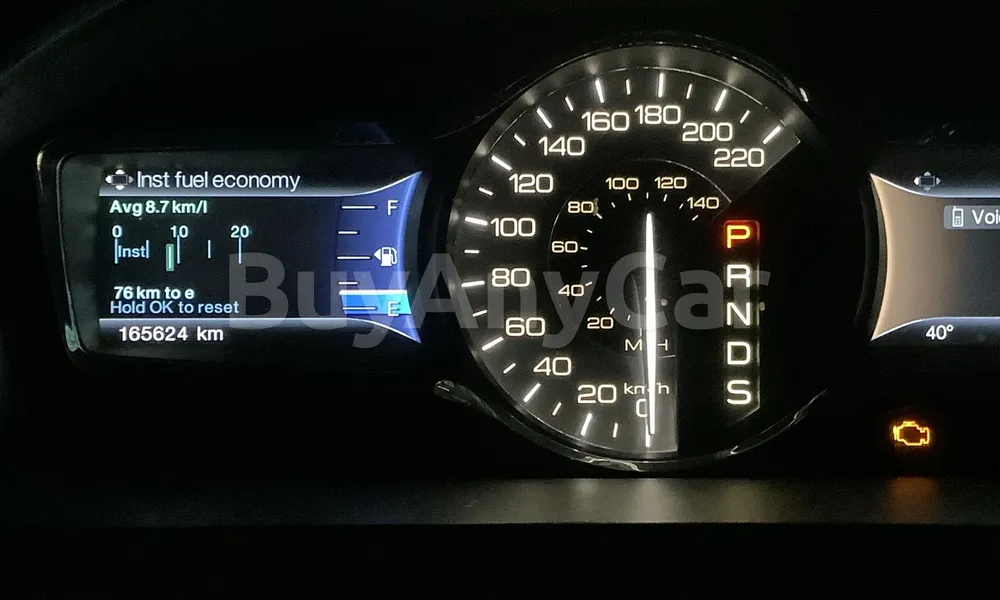 Vehicle photo 6