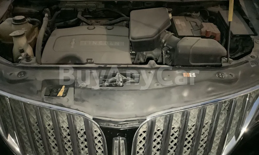 Vehicle photo 7