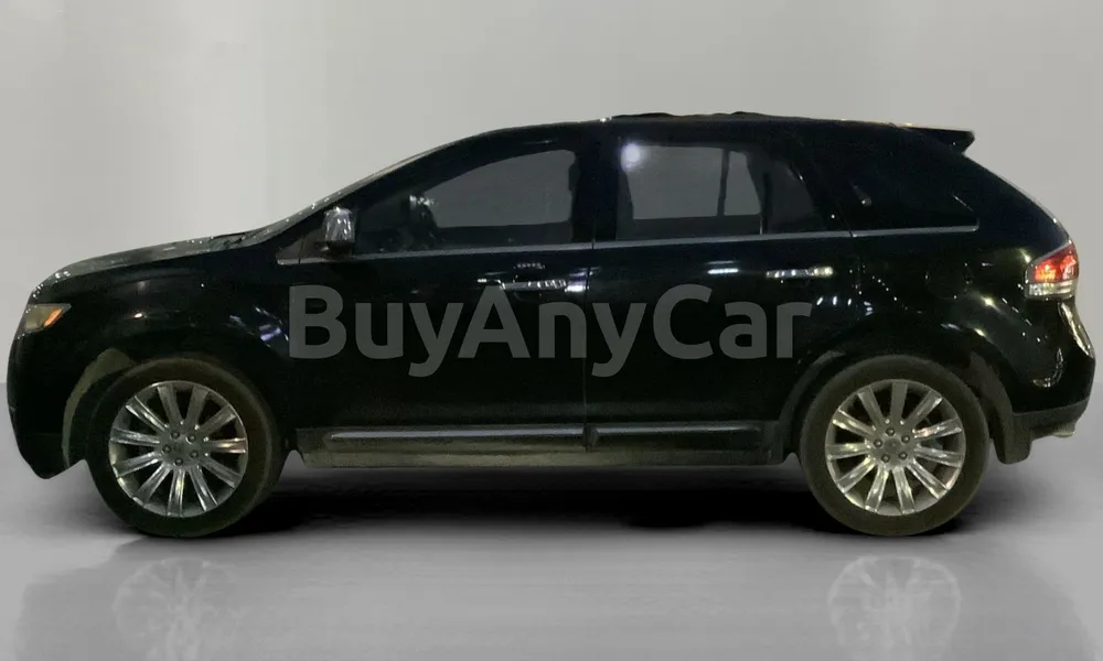 Vehicle photo 4