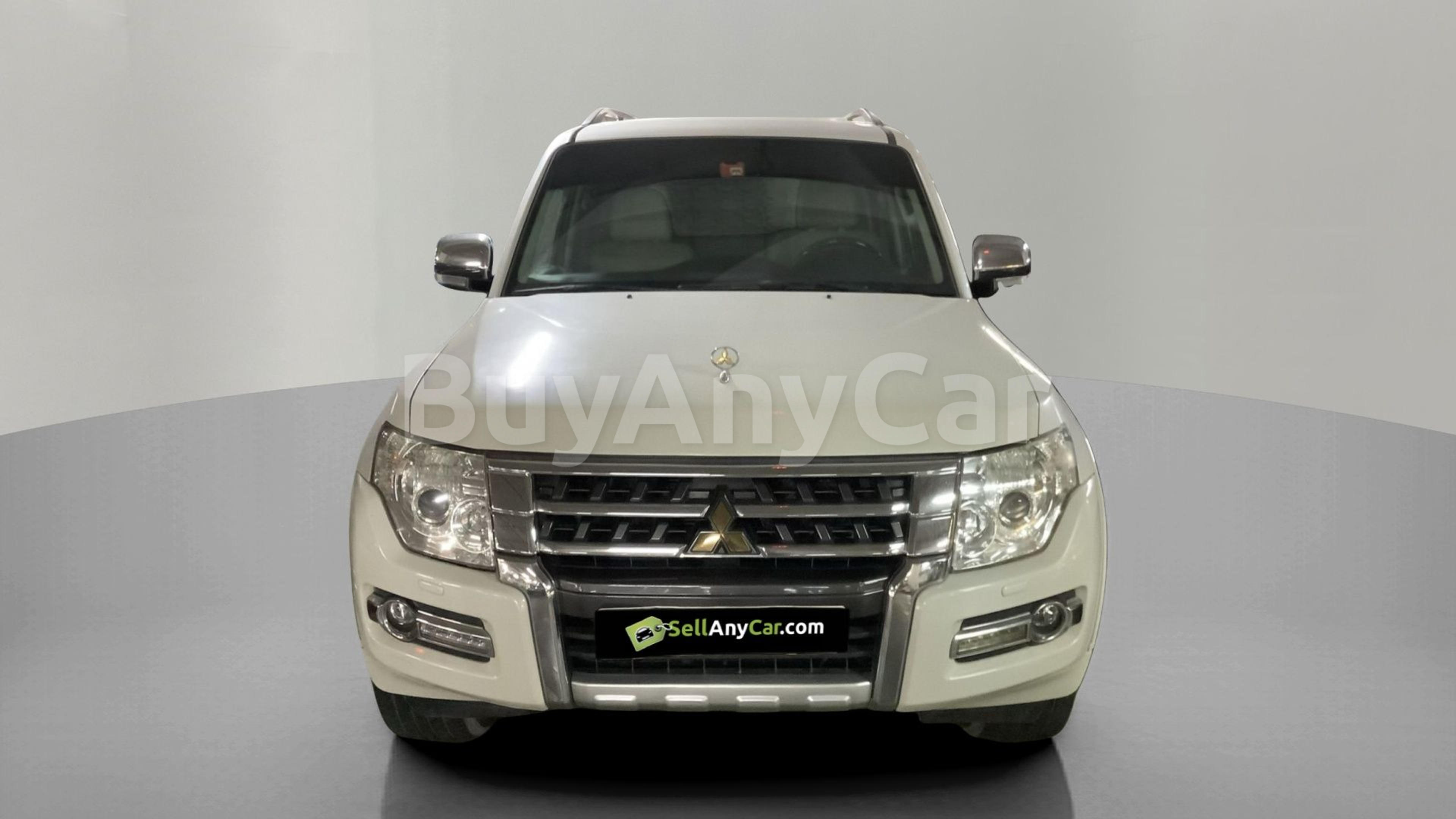 2020 Mitsubishi Pajero