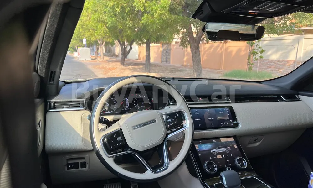 Vehicle photo 4