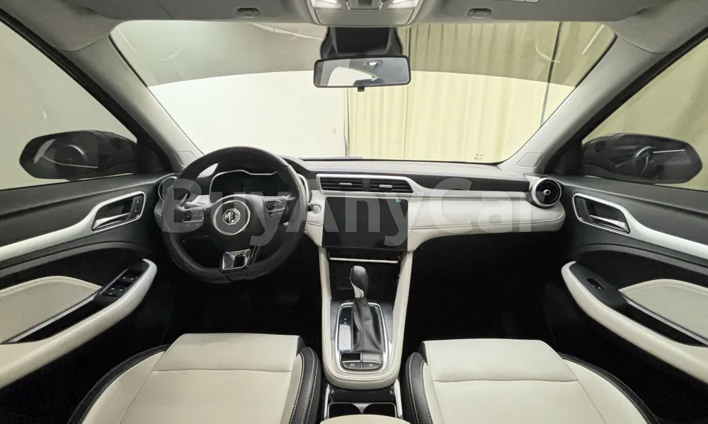 Vehicle photo 8