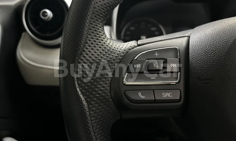 Vehicle photo 10