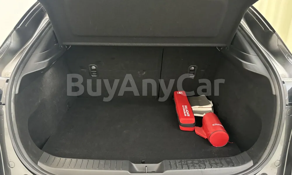 Vehicle photo 13