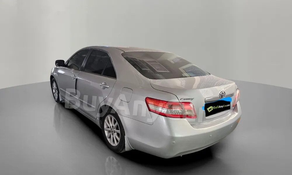 Vehicle photo 2