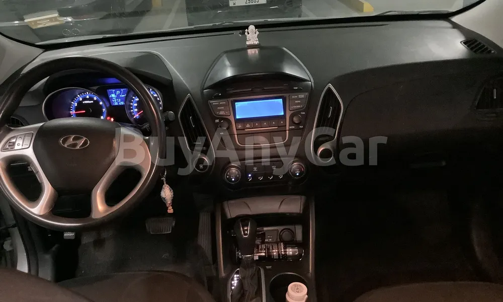 Vehicle photo 7