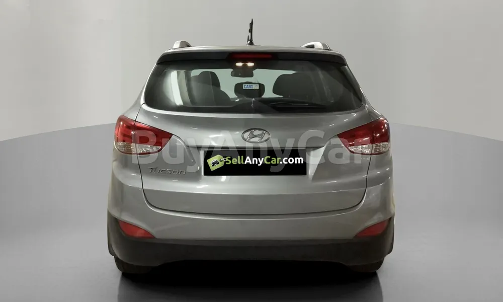 Vehicle photo 2