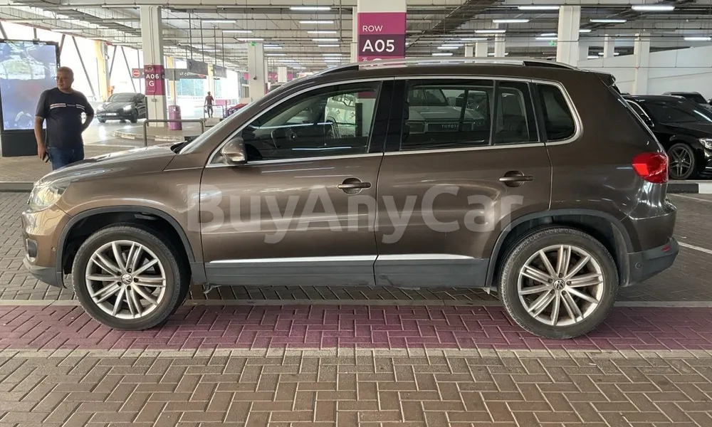 Vehicle photo 4