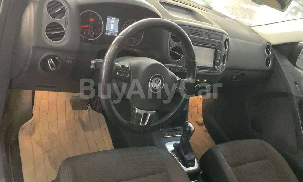 Vehicle photo 7