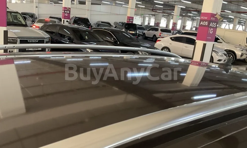 Vehicle photo 5