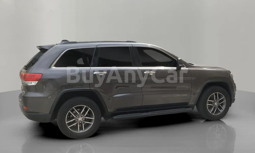 Vehicle photo 4