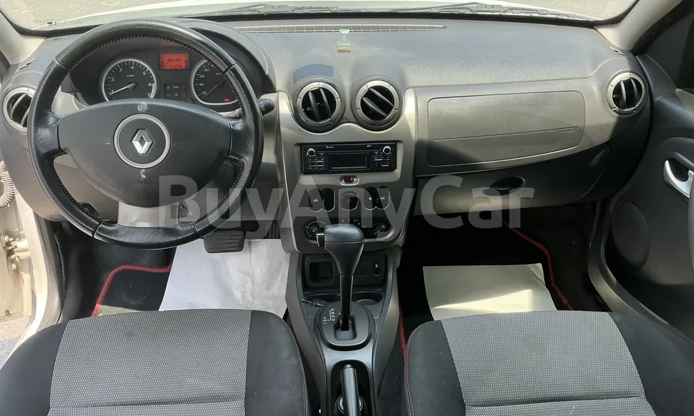 Vehicle photo 8