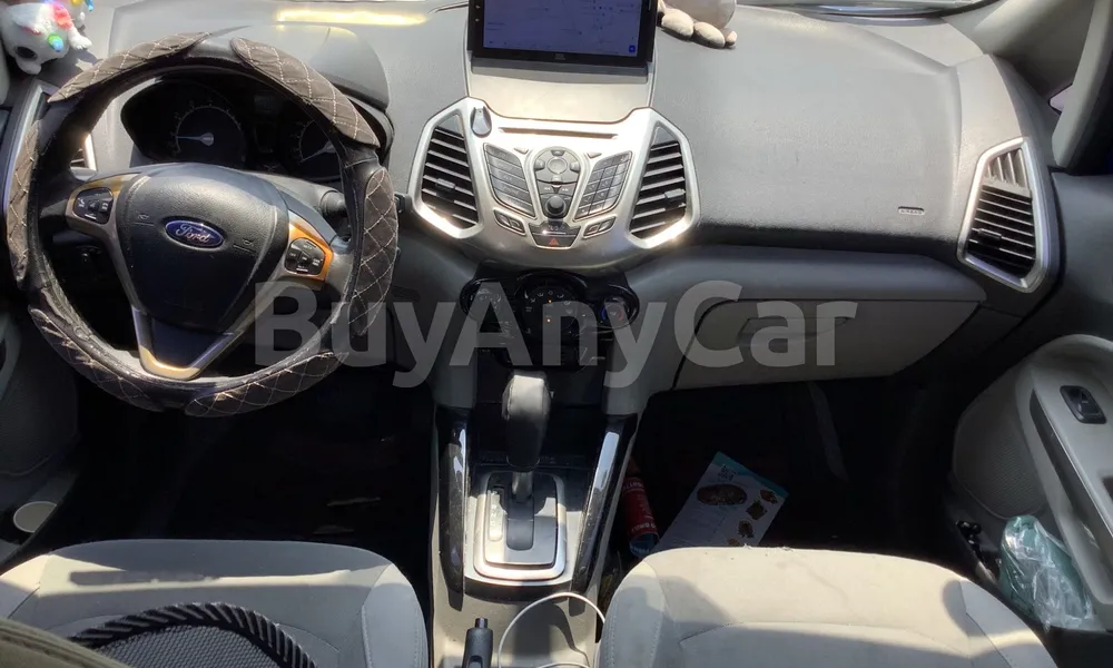 Vehicle photo 8
