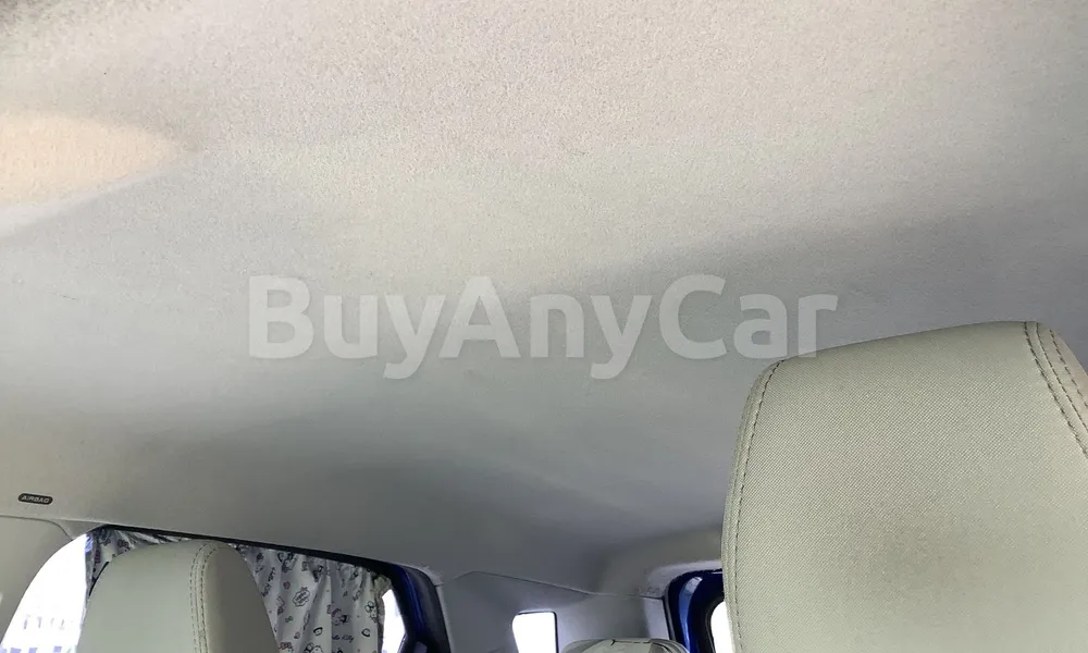 Vehicle photo 9