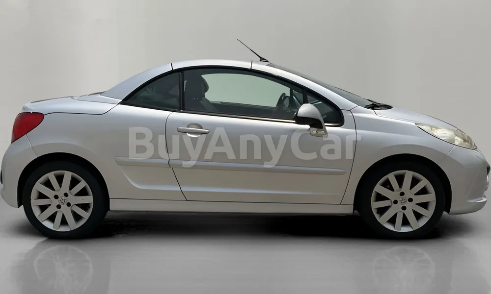 Vehicle photo 3