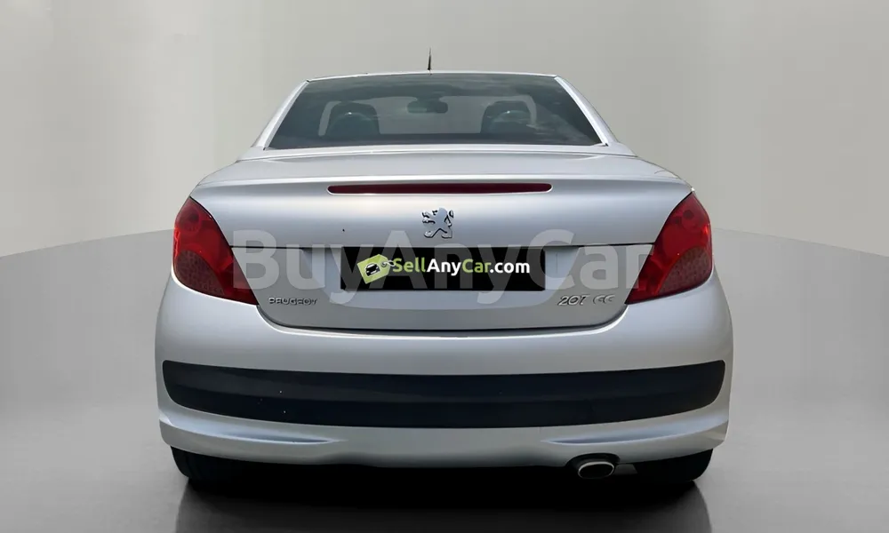 Vehicle photo 2