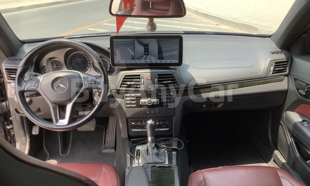 Vehicle photo 8