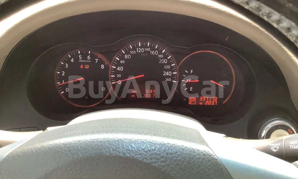 Vehicle photo 8