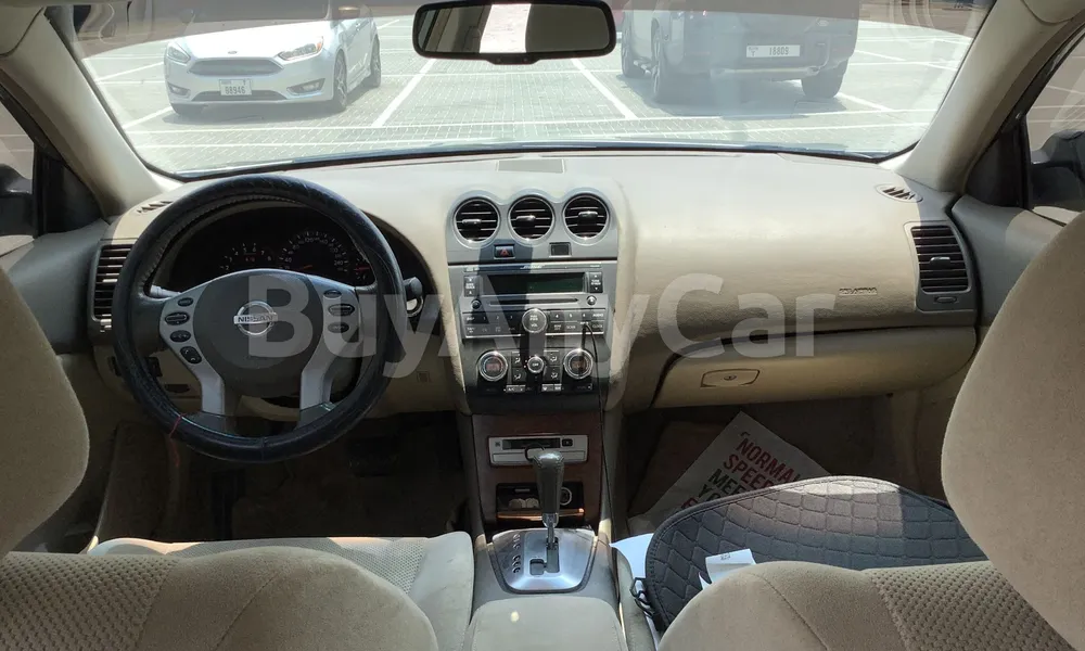 Vehicle photo 9