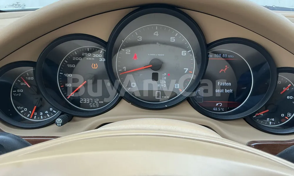 Vehicle photo 6