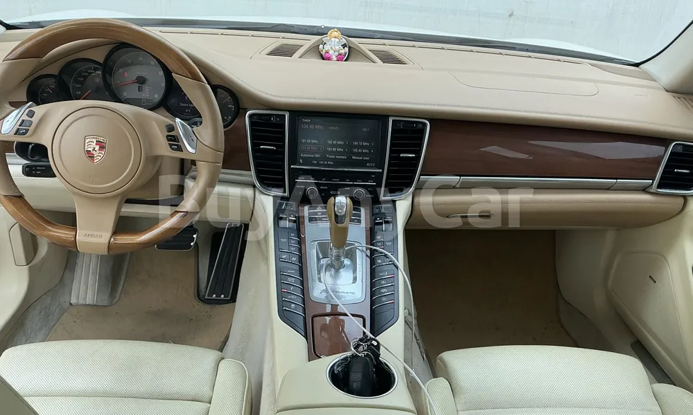 Vehicle photo 9