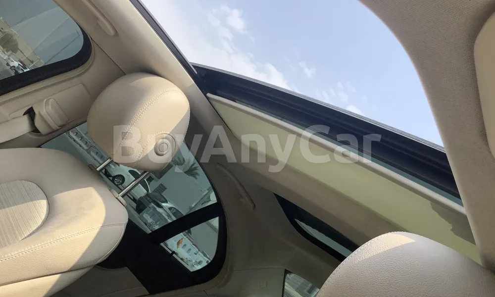 Vehicle photo 11