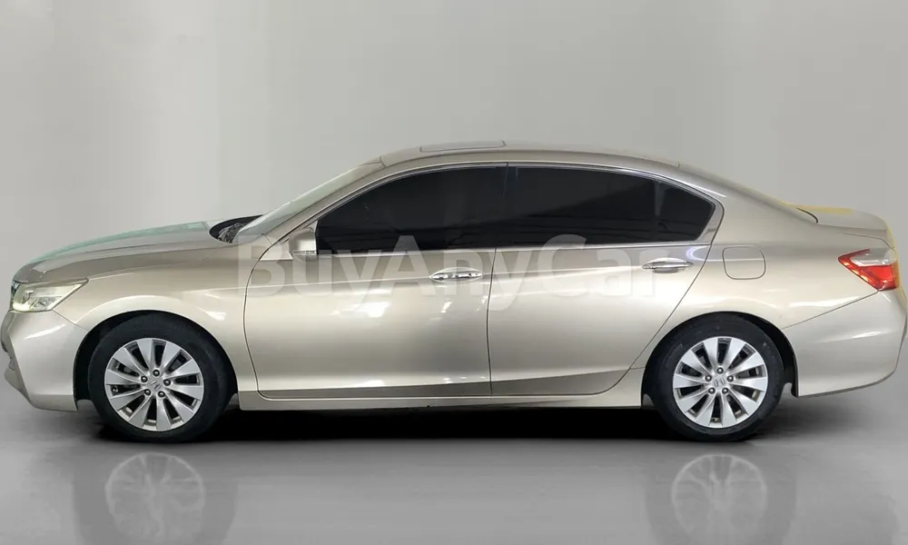 Vehicle photo 4
