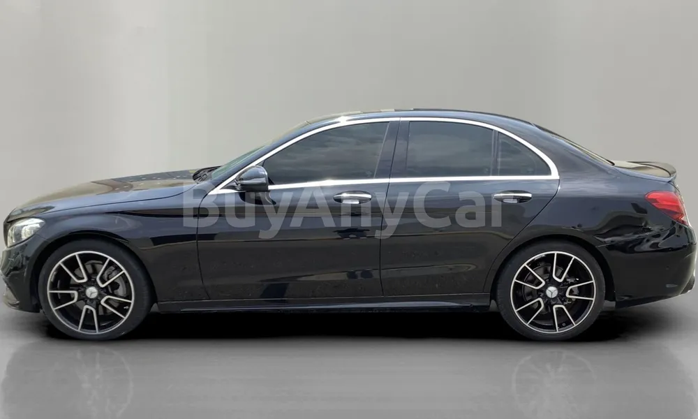 Vehicle photo 5