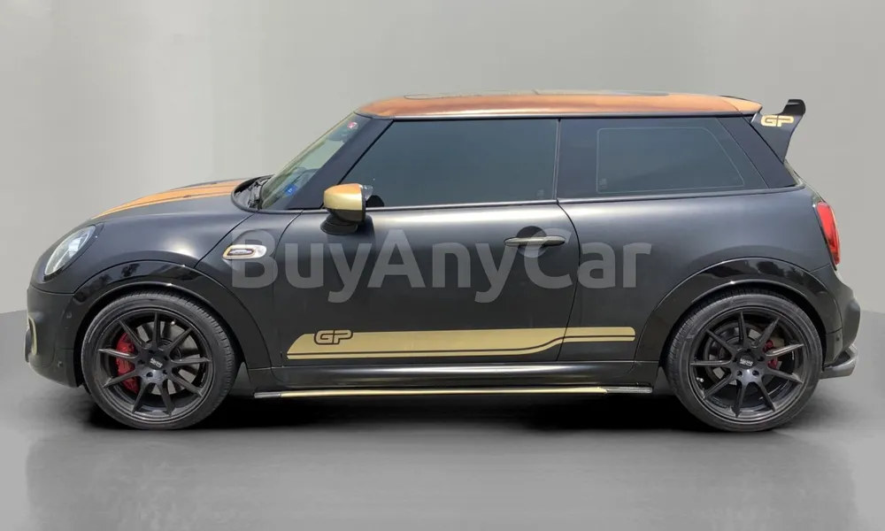 Vehicle photo 4