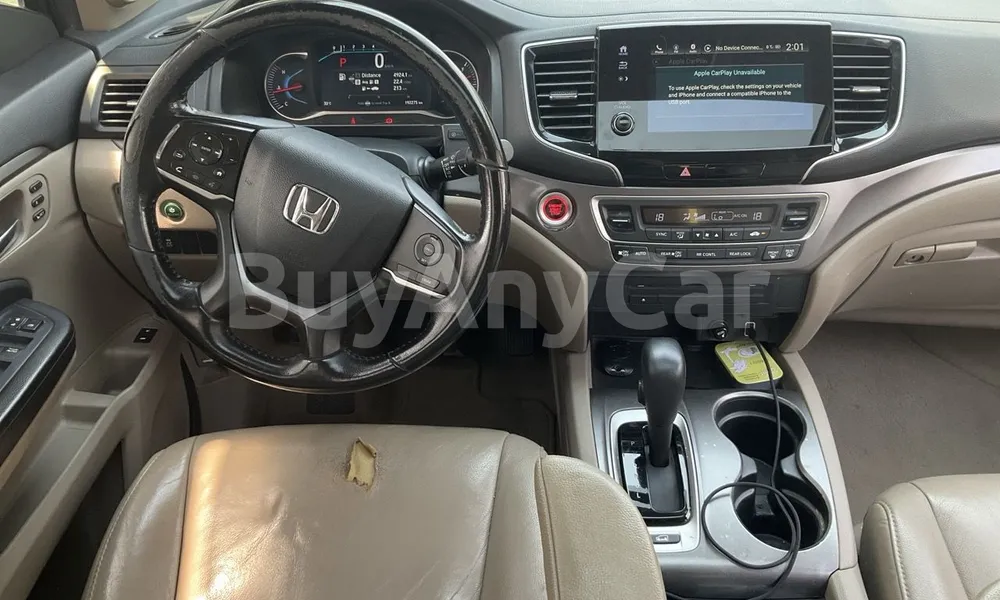 Vehicle photo 7