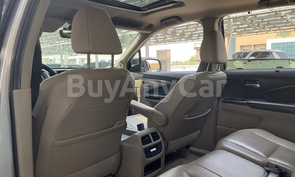 Vehicle photo 8