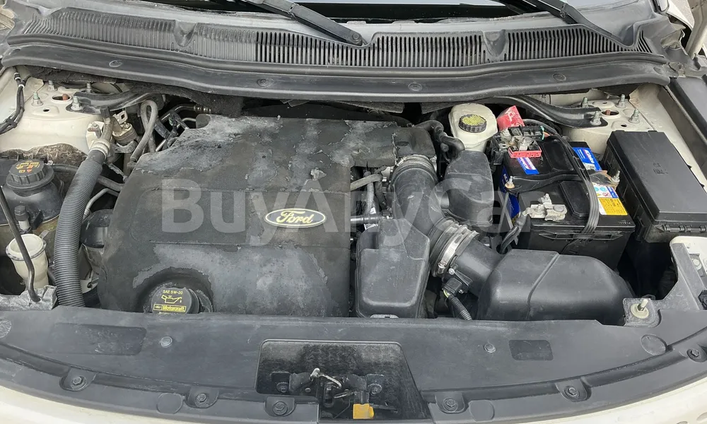 Vehicle photo 6