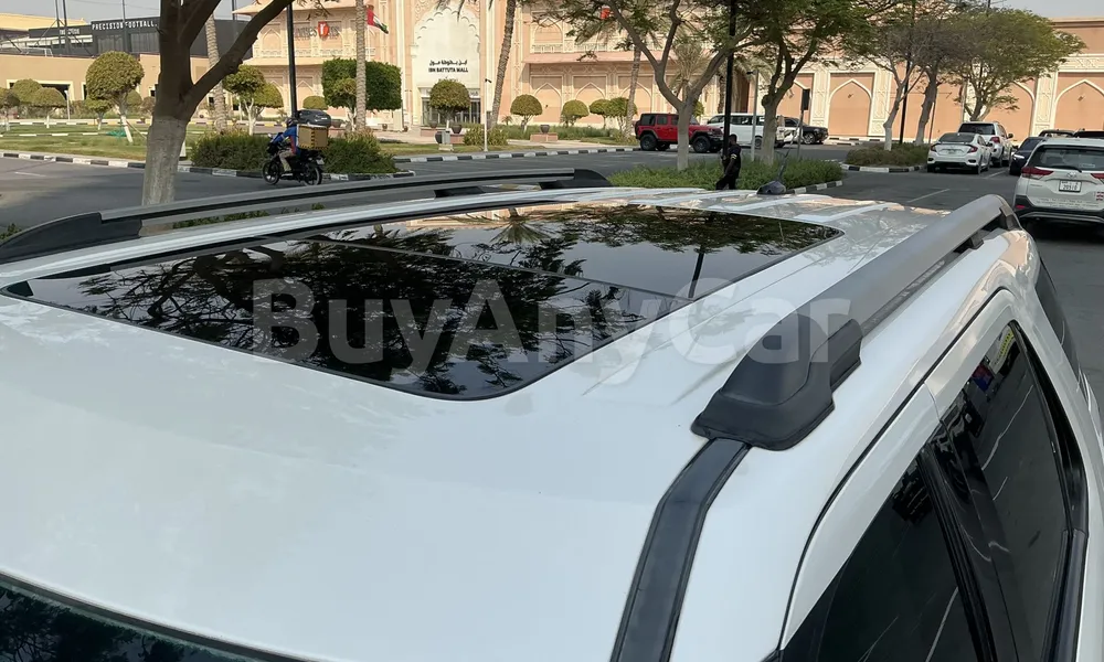 Vehicle photo 4