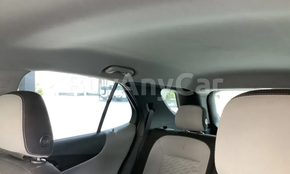 Vehicle photo 9