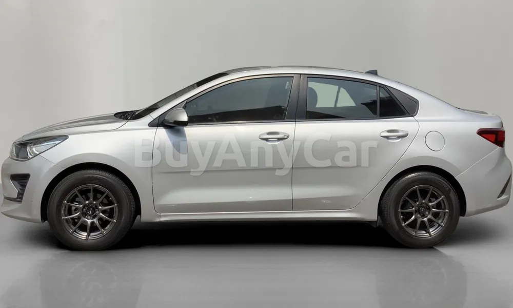 Vehicle photo 4